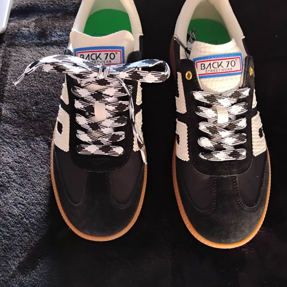 Back 70 brand new sneakers w stickers in bottom and original box